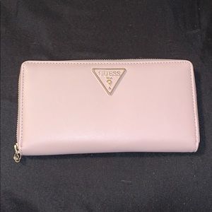 Women’s guess wallet